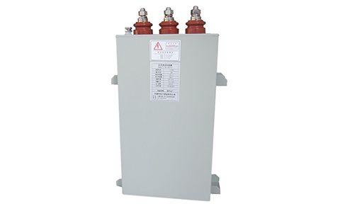 電容器在直流穩(wěn)態(tài)電路中可有電流通過？